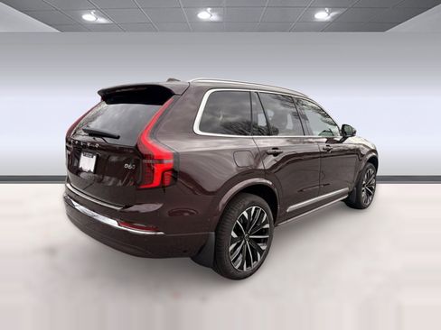 New 2026 Volvo XC90 B6 Ultra w/ Protection Package image 8