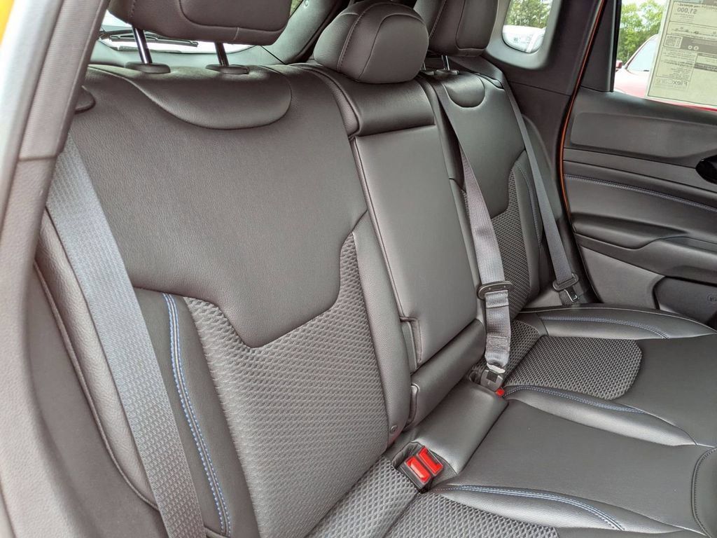 New 2026 Jeep Compass Latitude AWD/4WD image 29