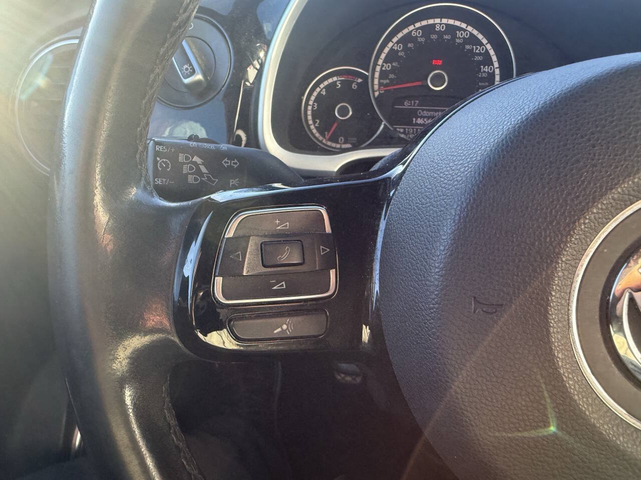 Used 2013 Volkswagen Beetle TDI FWD image 19