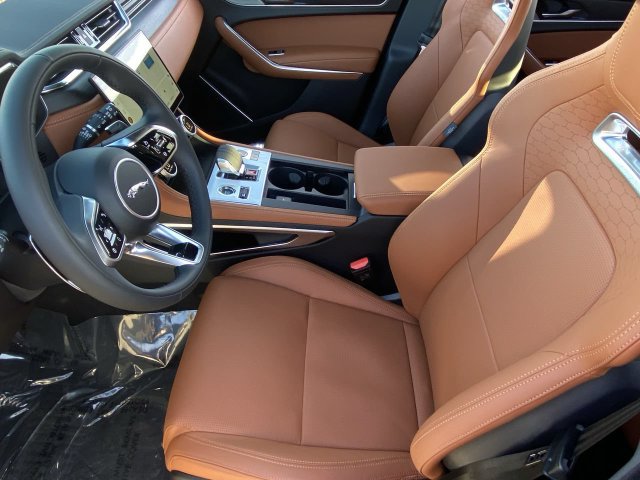 Used 2025 Jaguar F-PACE R-Dynamic S AWD/4WD image 6
