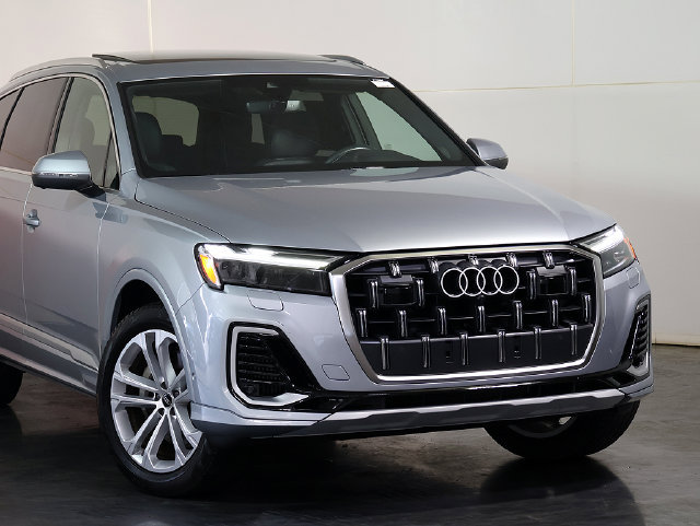 Used 2025 Audi Q7 3.0T Premium Plus AWD/4WD image 6