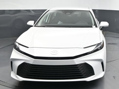 Certified 2025 Toyota Camry LE w/ Convenience Package image 2