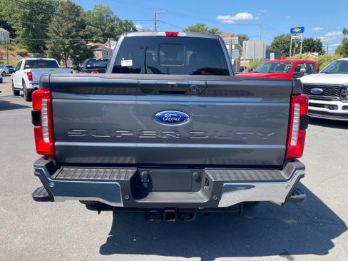 Certified 2026 Ford F250 XLT w/ XLT Premium Package image 5