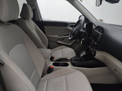 Used 2025 Kia Soul LX image 21