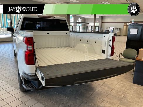 Used 2020 Chevrolet Silverado 1500 W/T RWD image 5