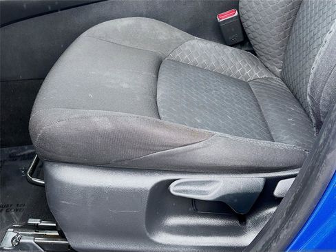 Used 2020 Toyota C-HR LE image 19