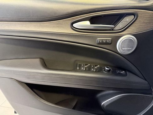 Used 2022 Alfa Romeo Stelvio Ti image 38