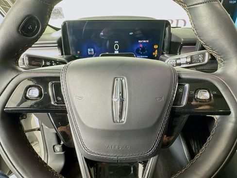 Certified 2025 Lincoln Aviator 2WD w/ Equipment Group 101A image 13