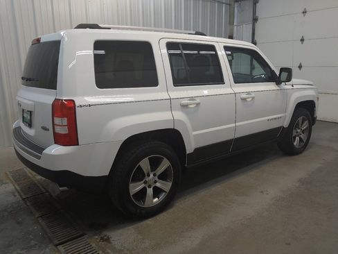 Used 2017 Jeep Patriot High Altitude AWD/4WD image 10