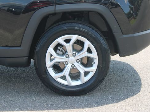 Used 2024 Jeep Compass Sport AWD/4WD image 18
