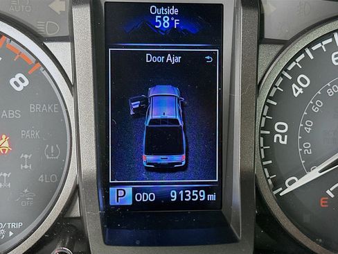 Used 2020 Toyota Tacoma TRD Off-Road image 19