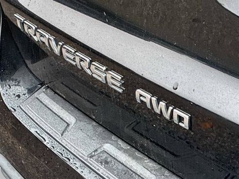 Used 2017 Chevrolet Traverse LT image 12