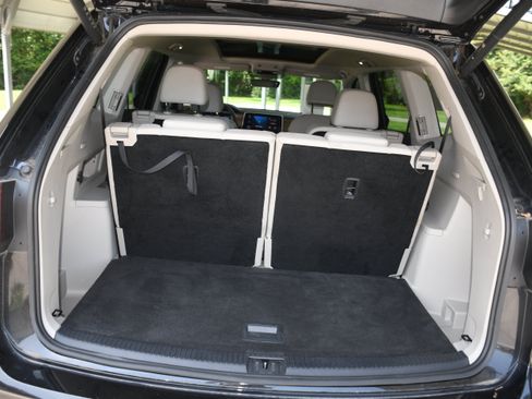 Used 2024 Volkswagen Atlas SE FWD image 18