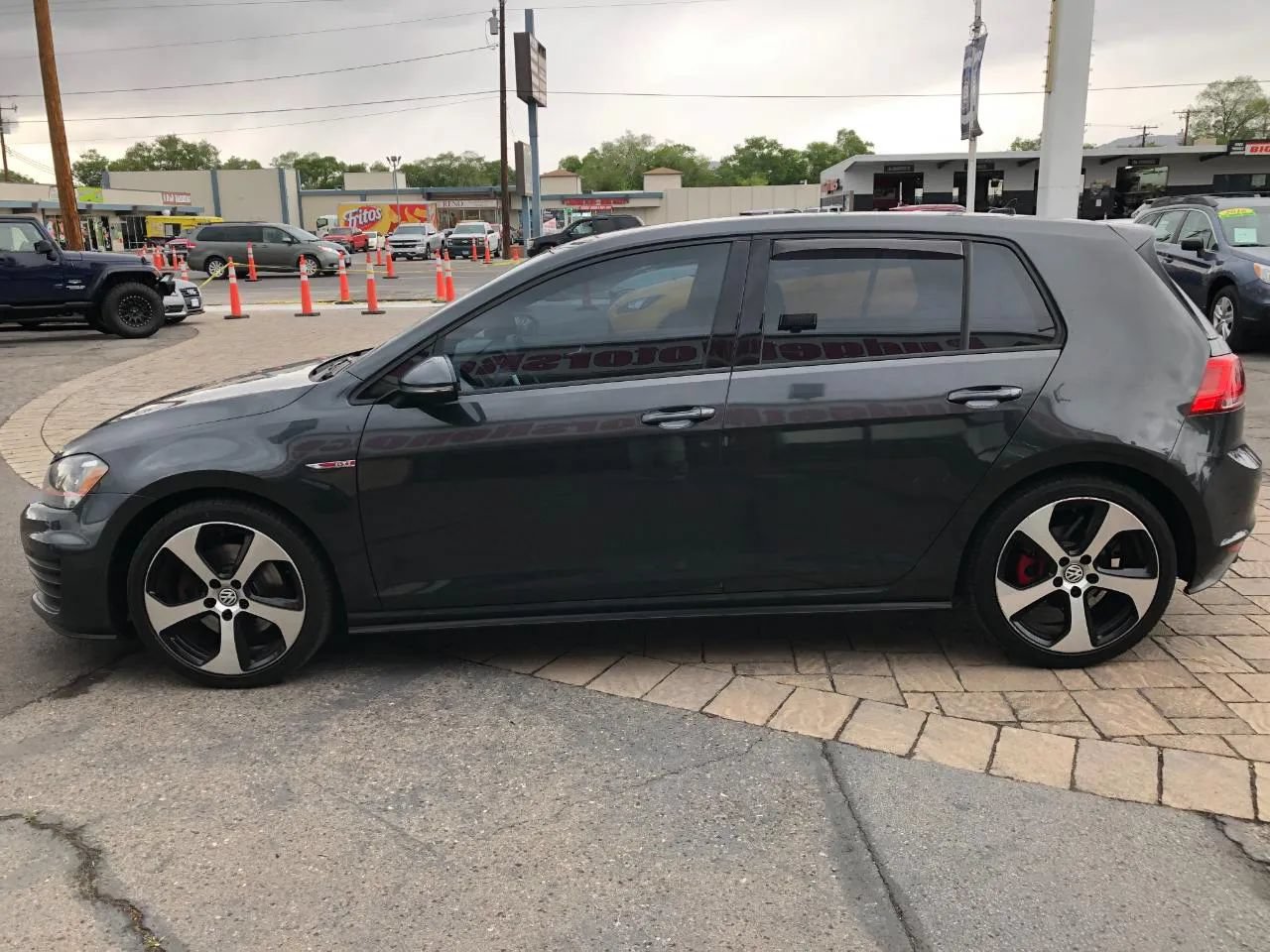 Used 2015 Volkswagen GTI SE FWD image 5