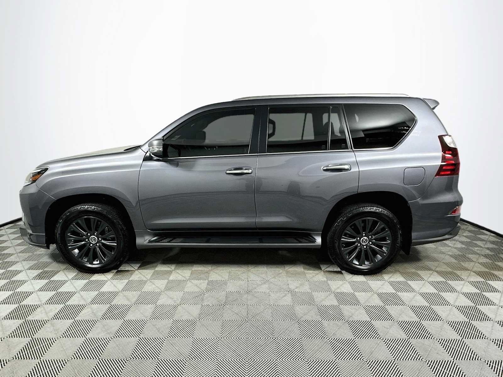 Used 2021 Lexus GX 460 Premium w/ Accessory Package AWD/4WD image 4