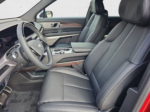 New 2026 Cadillac Vistiq Sport w/ LPO, Floor Liner Package image 17