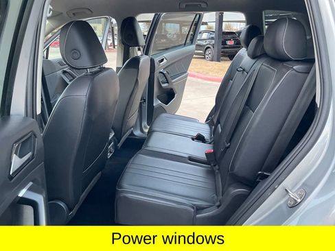 Used 2024 Volkswagen Tiguan SE FWD image 18