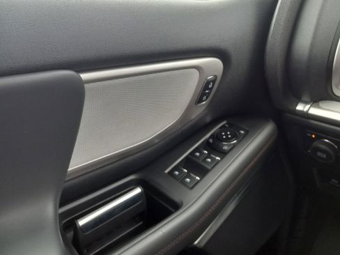 Used 2025 Ford Expedition Active AWD/4WD image 28