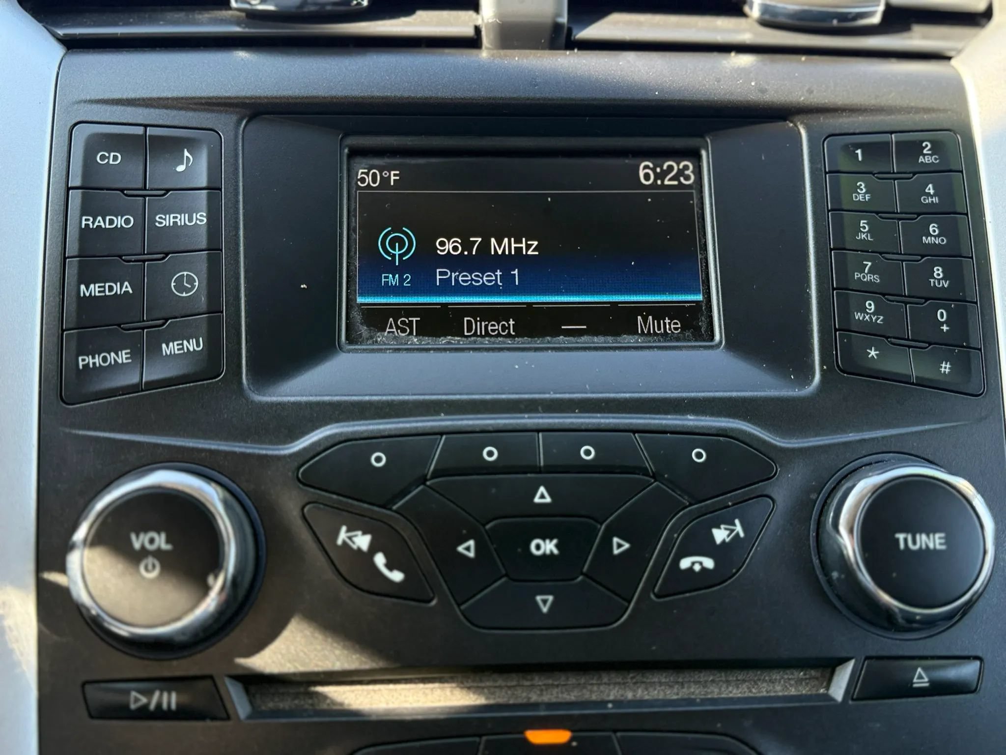 Used 2016 Ford Fusion SE FWD image 14