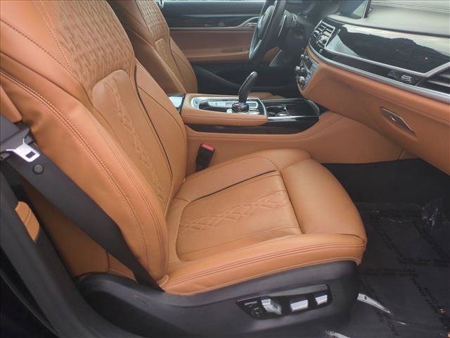 Used 2021 BMW 750i xDrive w/ Executive Package AWD/4WD image 23