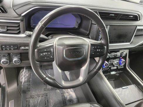 Used 2022 GMC Yukon XL Denali image 5