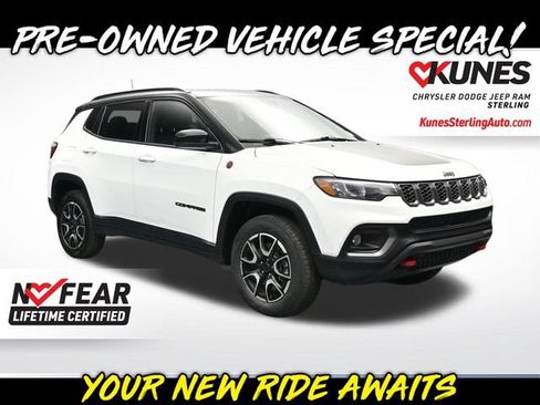 Certified 2025 Jeep Compass Trailhawk AWD/4WD image 1