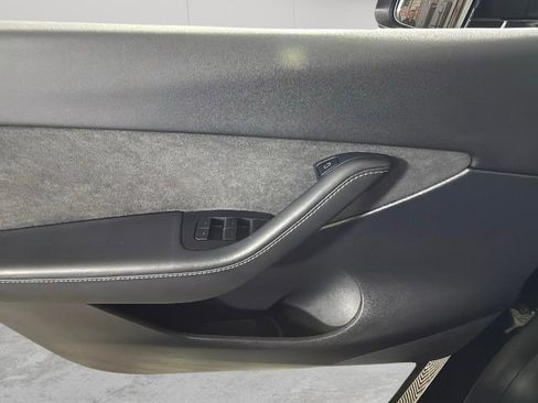 Used 2022 Tesla Model Y Performance image 25