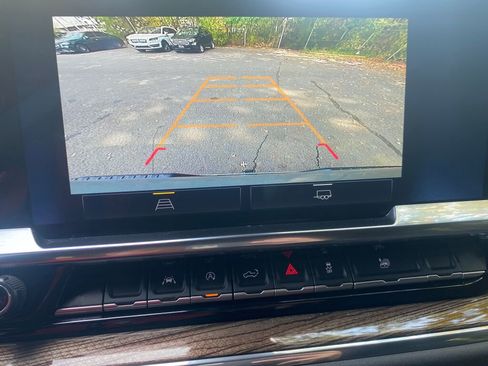 Used 2025 Chevrolet Silverado 1500 LT image 16