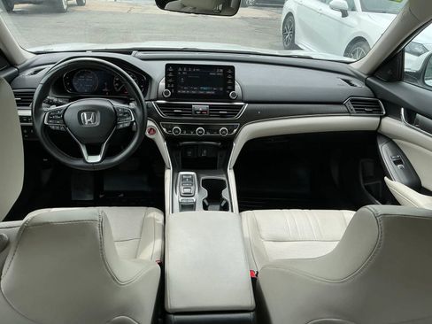 Used 2018 Honda Accord Touring image 7