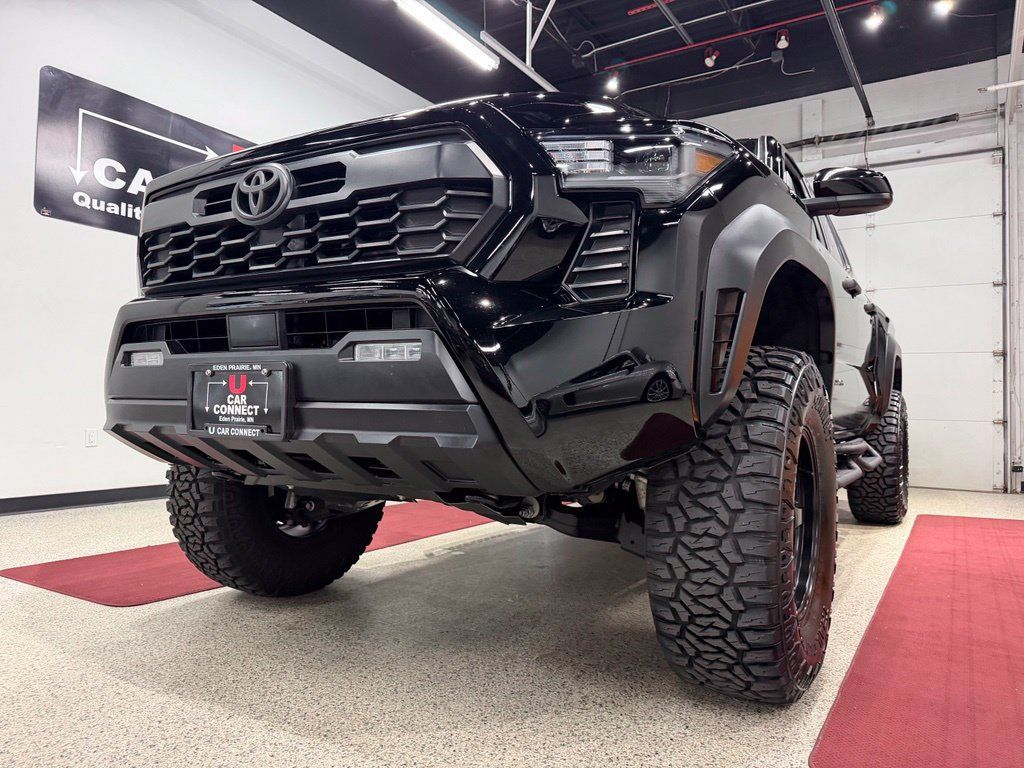 Used 2025 Toyota Tacoma TRD Off-Road AWD/4WD image 5