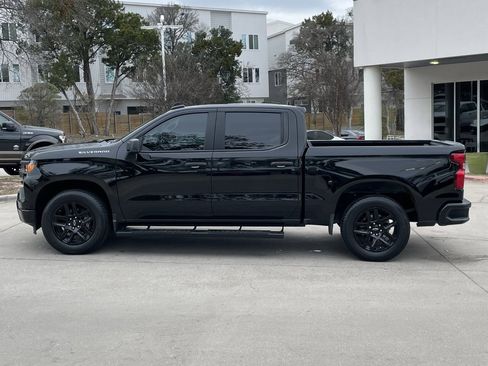 Used 2023 Chevrolet Silverado 1500 Custom image 3