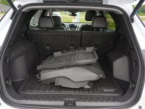 Used 2023 Chevrolet Equinox Premier AWD/4WD image 32