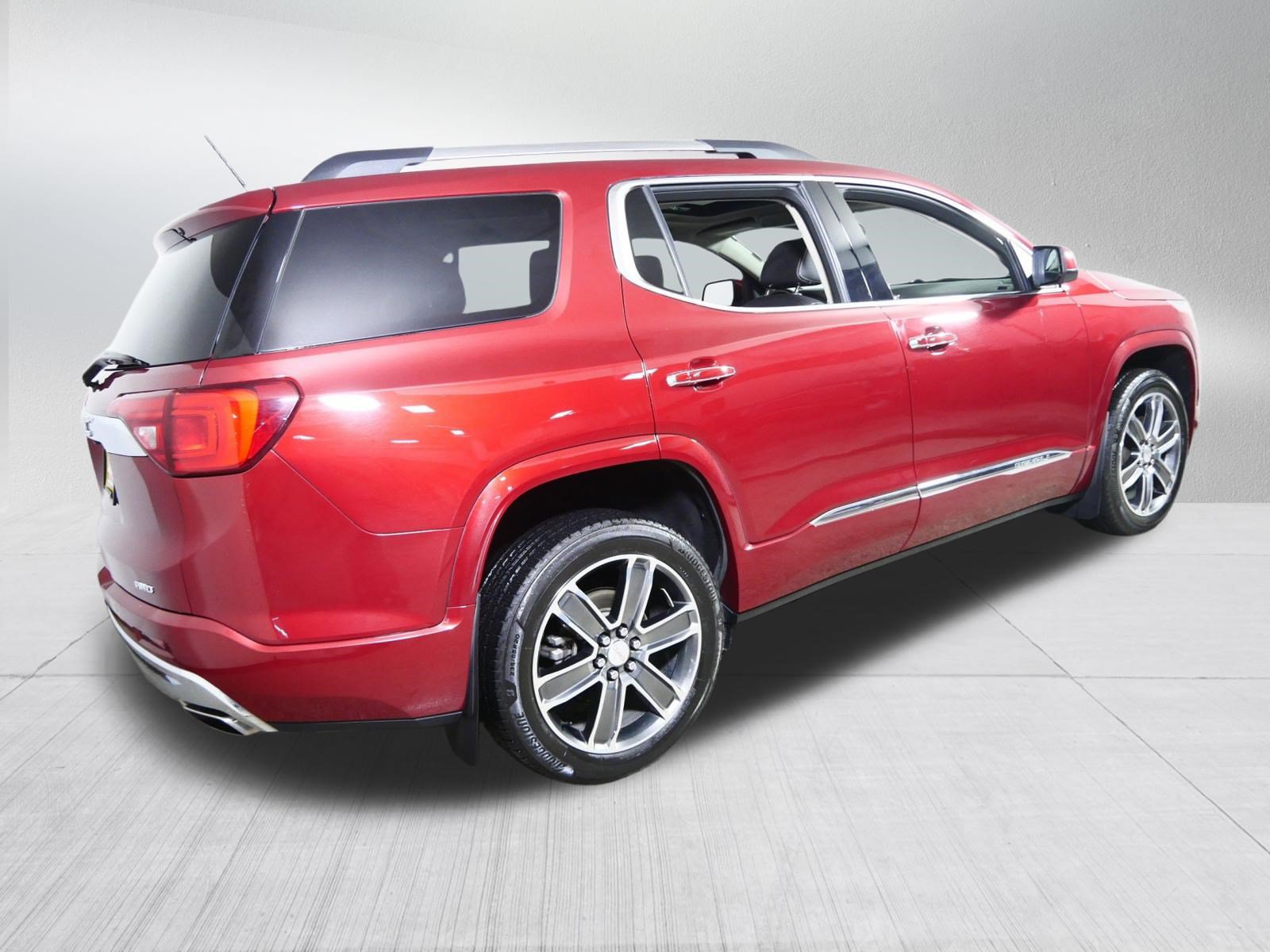 Used 2019 GMC Acadia Denali w/ Technology Package AWD/4WD image 7