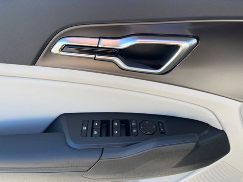 New 2026 Kia Sportage EX w/ EX Panorama Roof Package image 16