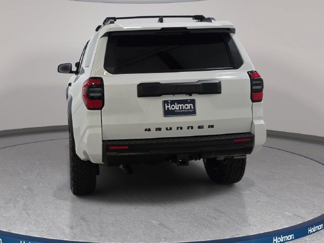 Used 2025 Toyota 4Runner SR5 AWD/4WD image 7