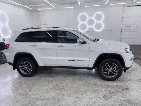 Used 2018 Jeep Grand Cherokee Limited image 4