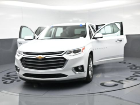 Used 2018 Chevrolet Traverse Premier FWD image 23