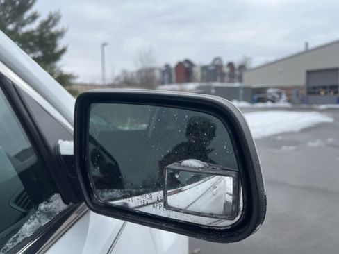 Used 2017 GMC Terrain SLE image 27