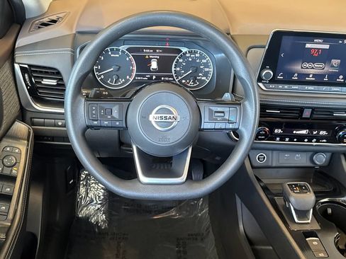 Used 2021 Nissan Rogue SV AWD/4WD image 18