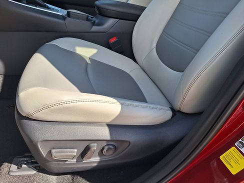 Used 2024 Toyota RAV4 XLE Premium FWD image 28