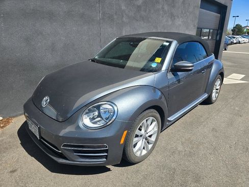 Used 2017 Volkswagen Beetle 1.8T Classic image 1