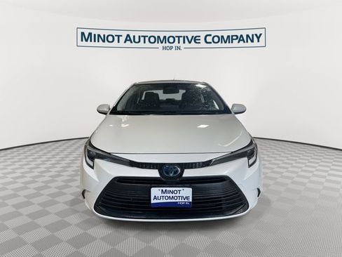 Used 2024 Toyota Corolla LE FWD image 3