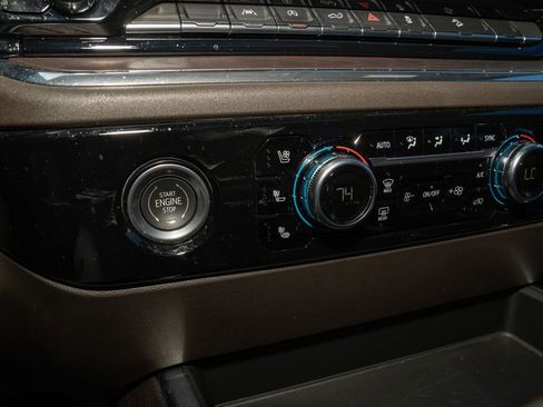 Used 2023 GMC Sierra 1500 SLT w/ SLT Premium Package image 17