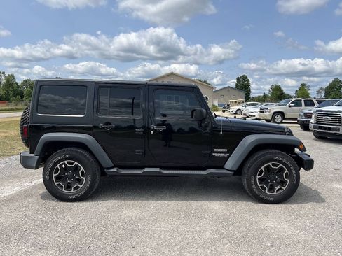 Used 2017 Jeep Wrangler Unlimited Sport w/ Quick Order Package 24S AWD/4WD image 1