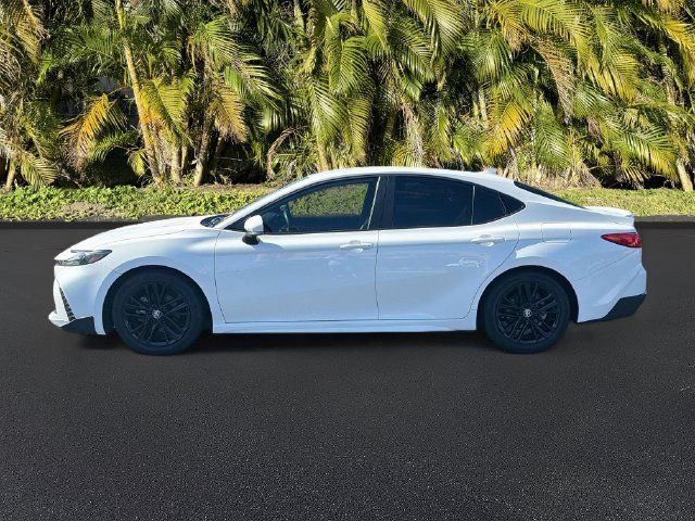 Used 2025 Toyota Camry SE FWD image 8