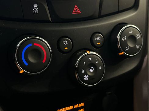 Used 2020 Chevrolet Trax LS FWD image 22