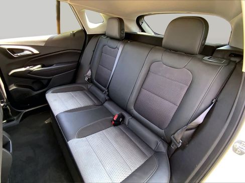 Used 2025 Chevrolet Trax LT FWD image 21