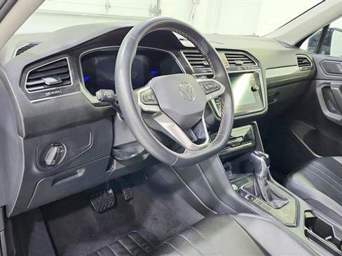 Used 2024 Volkswagen Tiguan SE FWD image 10