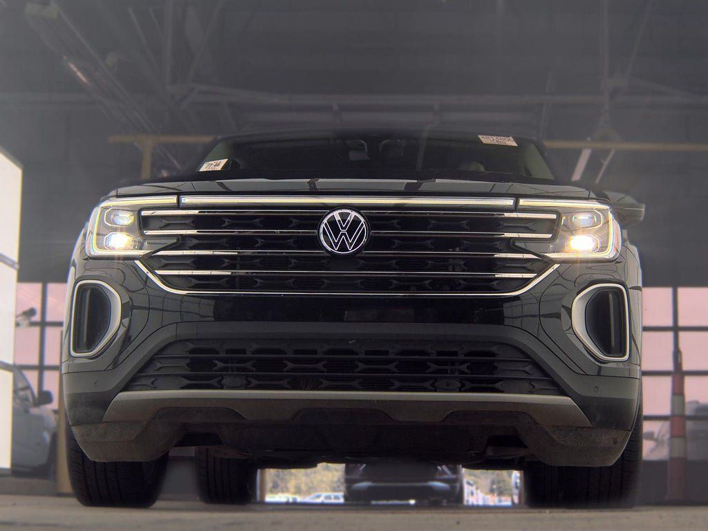Used 2025 Volkswagen Atlas SE FWD image 3