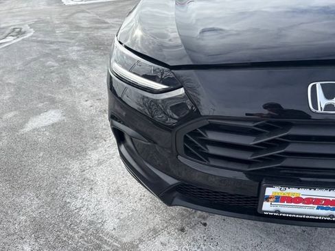 Certified 2025 Honda HR-V Sport image 40